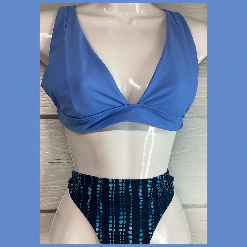 Blue Bikini Set with Patterned High-Waist Bottom.49